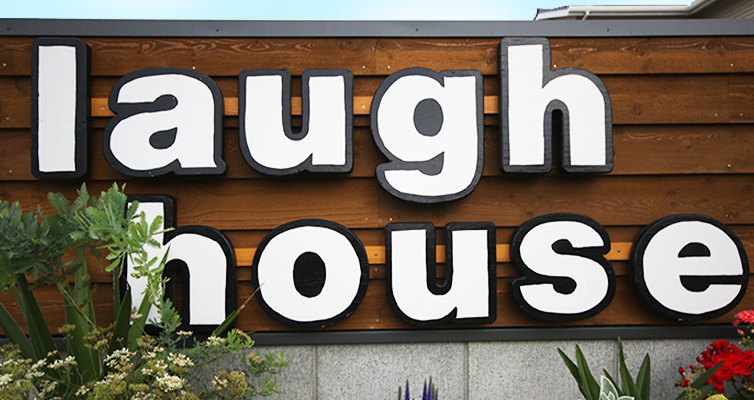 laugh-house　会社　英字